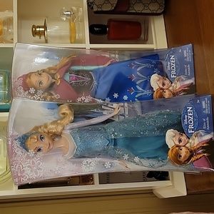 NIB ELSA & ANNA Frozen dolls